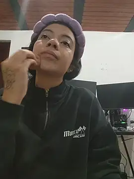 NefertitiXO online show from May 28, 5:54 pm