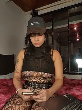 NefertitiXO online show from June 2, 1:40 am
