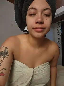 NefertitiXO online show from June 23, 3:32 pm