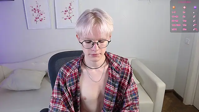 Snapshot of Liam_Blair chatting on June 21, 5:32 am Liam Blair online show from June 21, 5:32 am