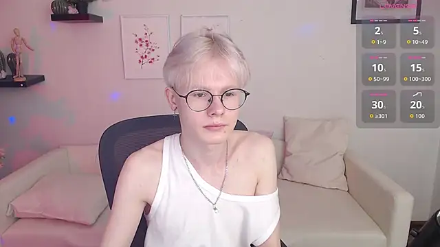 Snapshot of Liam_Blair chatting on June 27, 5:34 am Liam Blair online show from June 27, 5:34 am