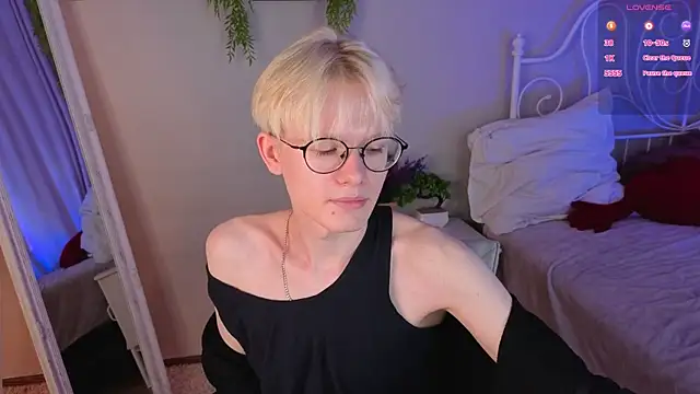 Snapshot of Liam_Blair chatting on July 5, 3:34 am Liam Blair online show from July 5, 3:34 am