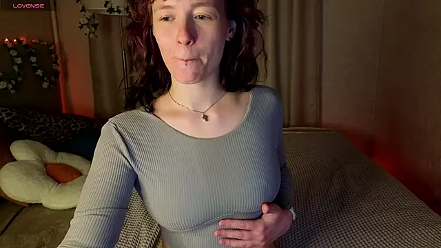 Snapshot of Ricki_Bloom chatting on May 11, 2:45 pm Ricki Bloom online show from May 11, 2:45 pm
