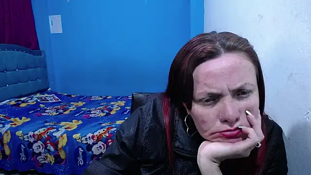 carolinhe26 online show from July 8, 3:00 am
