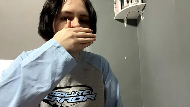 Snapshot of Hissokai chatting on April 10, 1:38 pm Hissokai online show from April 10, 1:38 pm