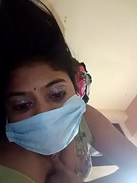 dearmona00 online show from June 11, 11:47 pm