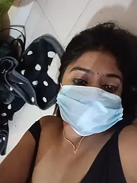dearmona00 online show from June 13, 9:13 pm