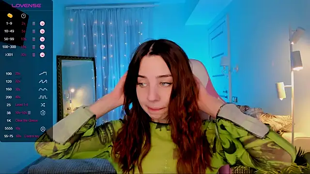 CharliGrace  online show from May 15, 8:10 am