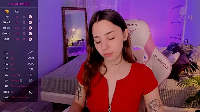 CharliGrace  online show from June 16, 8:17 am