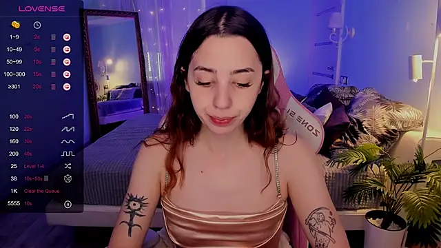 CharliGrace  online show from June 19, 7:45 am