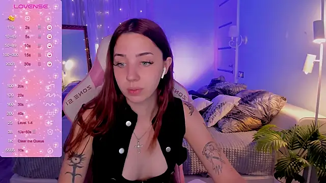 CharliGrace  online show from July 28, 11:17 am