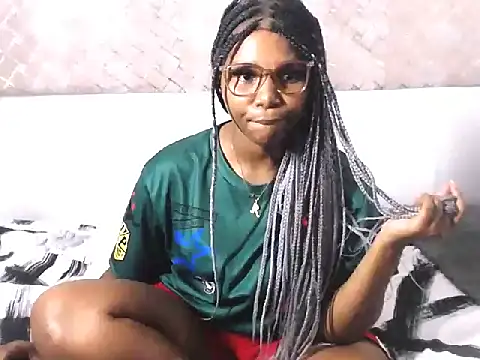 Snapshot of Darrkdeeva669 chatting on April 10, 4:33 pm Darrkdeeva669 online show from April 10, 4:33 pm