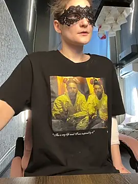 HelgaMunnn online show from June 6, 8:52 am