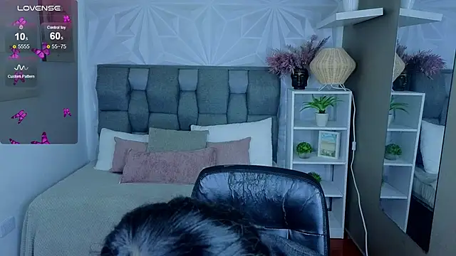 Perlaa moon  online show from July 15, 3:28 pm