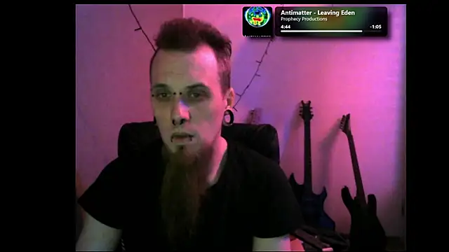 Snapshot of THatRandomMetalHead chatting on April 25, 1:41 am THatRandomMetalHead online show from April 25, 1:41 am