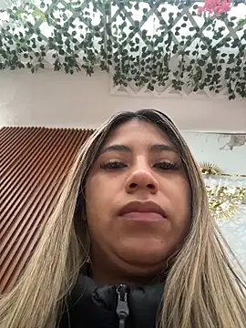 Kimmiebellarie online show from June 13, 12:25 pm