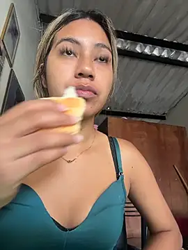 Kimmiebellarie online show from June 14, 4:53 pm