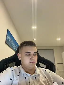 WARDEN w online show from April 19, 6:54 pm