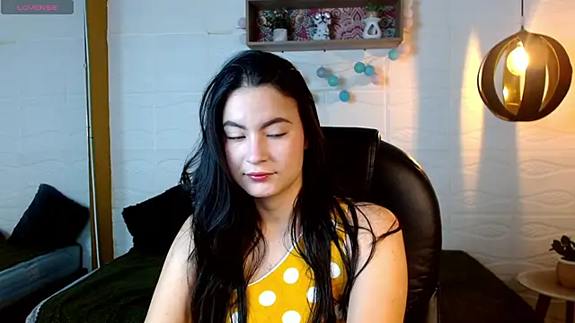 rosaleia  online show from May 24, 5:12 am