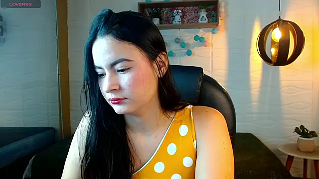 rosaleia  online show from May 26, 3:57 am