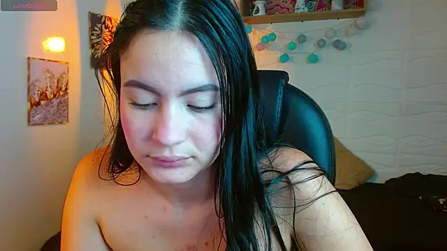 rosaleia  online show from June 11, 4:54 am