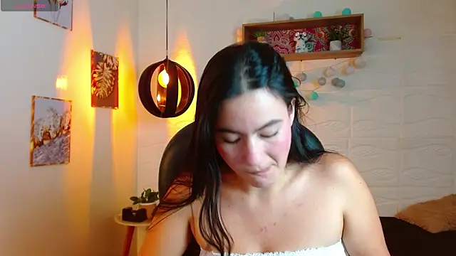 rosaleia  online show from June 13, 4:43 am