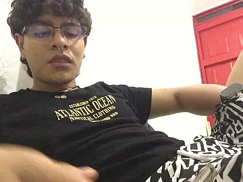 xhecho uzumaki online show from June 13, 5:05 am