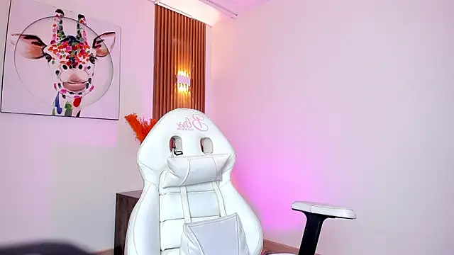 Flor pink online show from July 30, 4:00 am