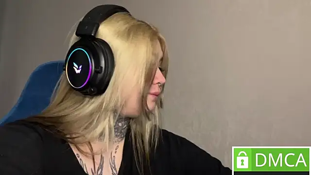 CuteUna online show from April 17, 9:34 am