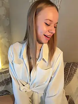 leyaaftermidnight online show from April 17, 9:12 am