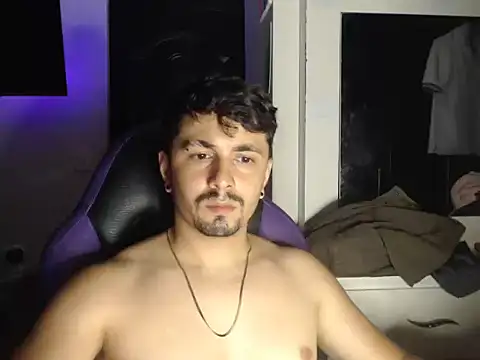 Snapshot of Andres_Blessed chatting on April 11, 6:51 am Andres Blessed online show from April 11, 6:51 am