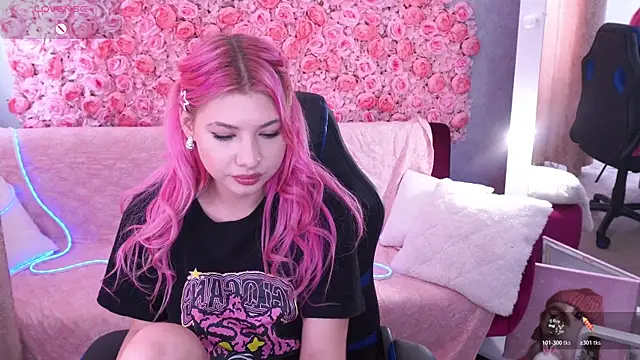 PinkyTrix online show from May 9, 12:43 pm