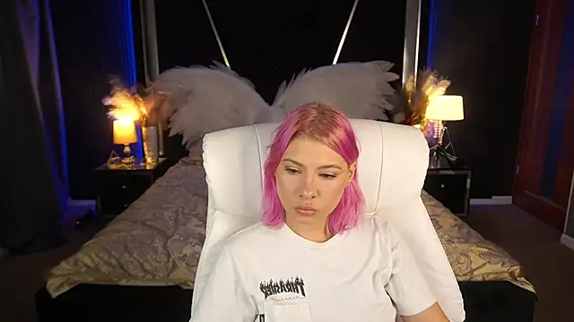 PinkyTrix online show from July 14, 7:19 pm