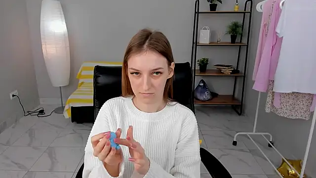 Lilia Redy online show from April 12, 1:27 pm