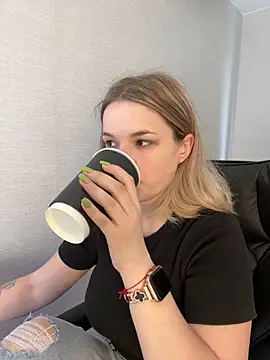 KimEvanss online show from June 20, 5:10 am