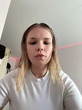 KimEvanss online show from July 27, 10:11 am