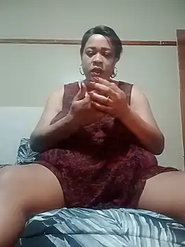 BUSTYQUEEN56  online show from June 11, 6:33 am