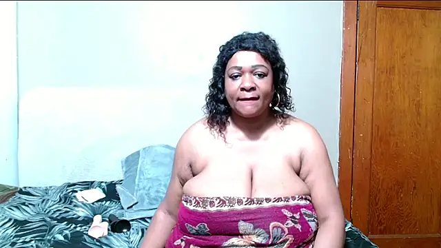 BUSTYQUEEN56  online show from July 14, 11:05 am