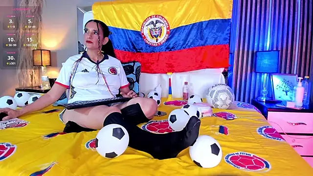 Snapshot of MILF_AURORA chatting on July 3, 8:15 pm MILF AURORA online show from July 3, 8:15 pm