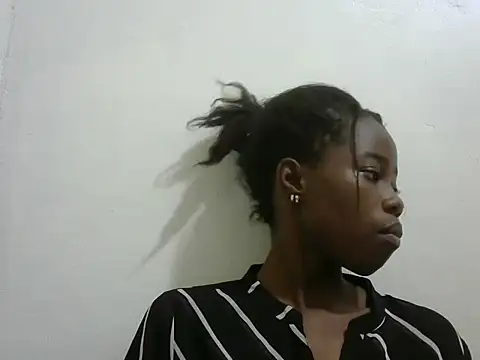 Snapshot of Rerpuss1 chatting on June 4, 10:21 am Rerpuss1 online show from June 4, 10:21 am