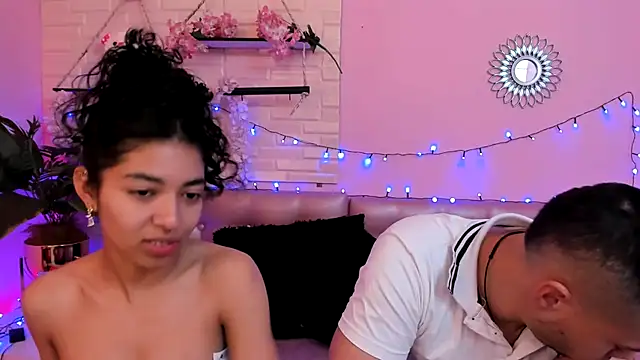 Aronandmoli69 online show from April 25, 12:41 pm