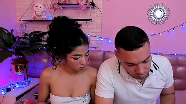 Aronandmoli69 online show from April 25, 1:41 pm