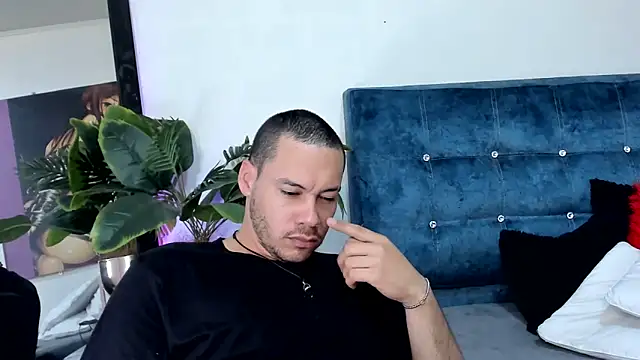 Aronandmoli69 online show from June 21, 11:24 am