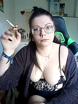 Snapshot of HotVWGirl chatting on April 21, 3:39 pm HotVWGirl online show from April 21, 3:39 pm