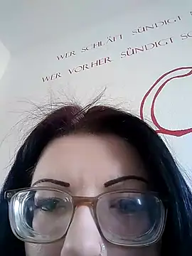 Snapshot of HotVWGirl chatting on April 22, 3:24 pm HotVWGirl online show from April 22, 3:24 pm