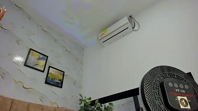 Candicewayne online show from June 11, 10:46 am