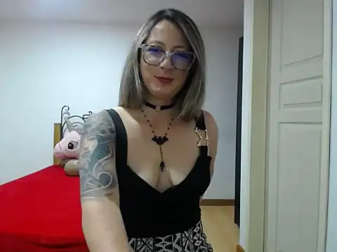 VALELUXX online show from April 26, 1:58 am