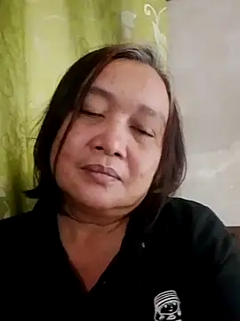 jeanyummytits online show from May 29, 11:58 pm