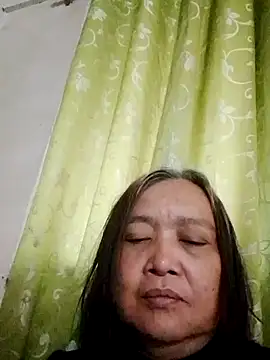jeanyummytits online show from June 11, 10:19 pm