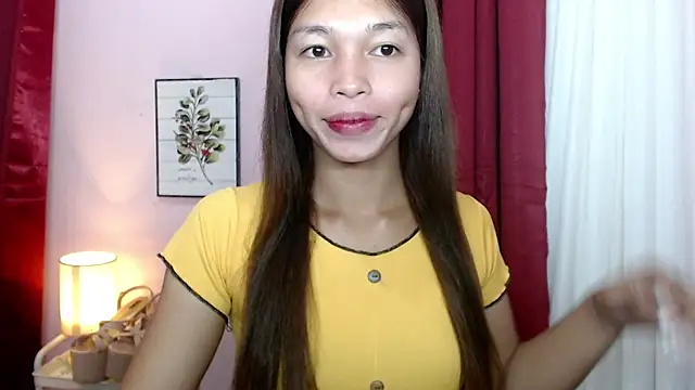 Snapshot of ursexy_anne chatting on July 24, 1:47 am ursexy anne online show from July 24, 1:47 am